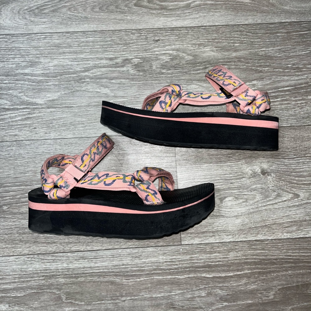 Teva Platform Sandals Women’s size 7 Ziggy Rose Strappy Shoe